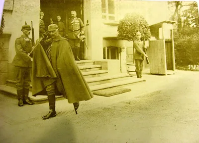 Hovedkvarteret i Spa, Peter visited twice