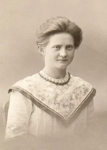 Trine portræt, forår 1911 – efterår 1918