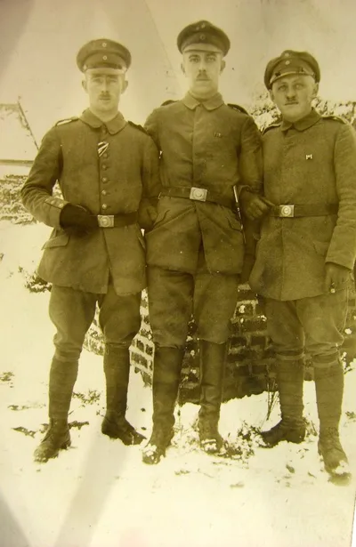 Første sne: Konow, Walter Henningsen, Peter